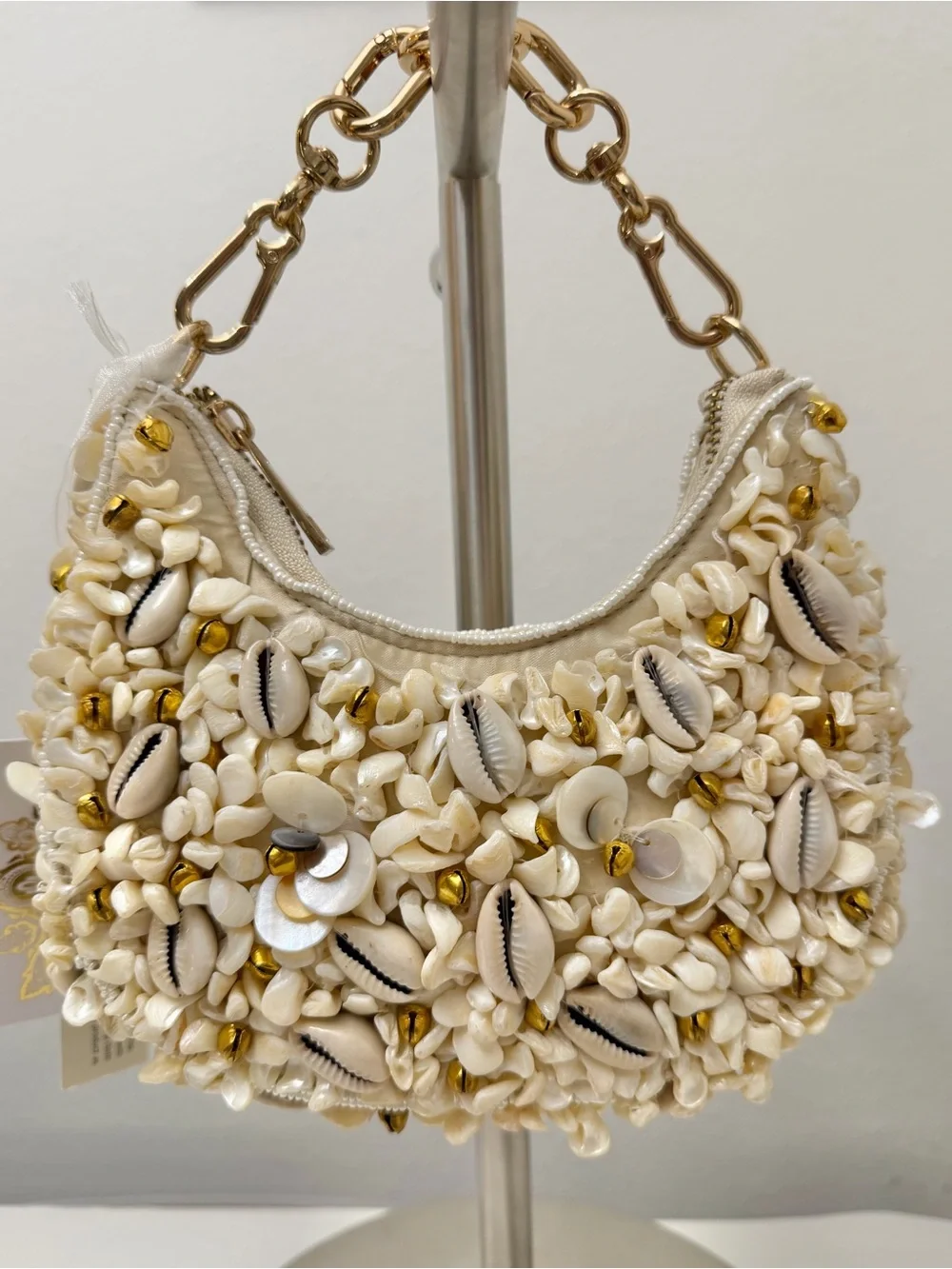 Handcrafted Shell-Embellished Women's Shoulder Bag - Cream & Gold